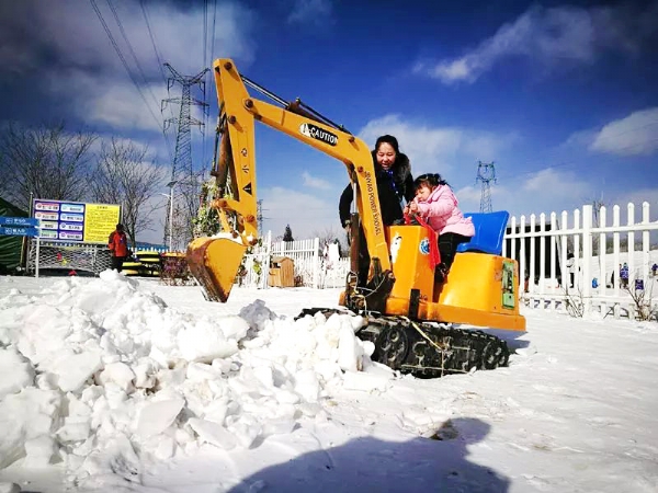 雪地挖掘机