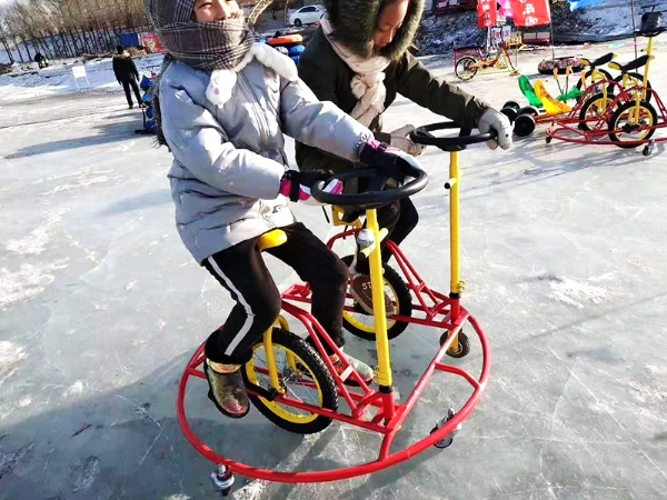 冰雪地自行车